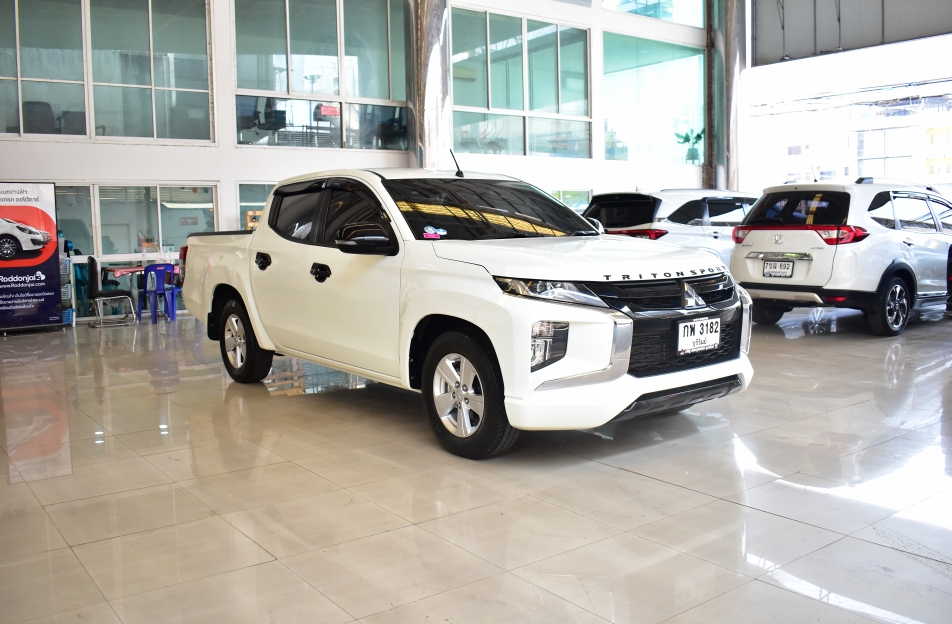 MITSUBISHI TRITON 4DR GLX