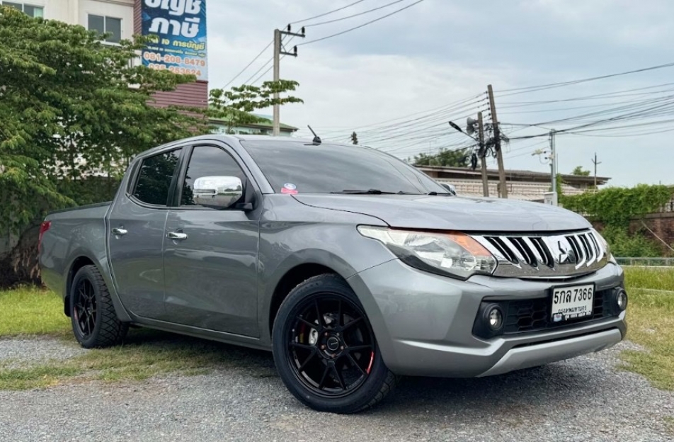 MITSUBISHI TRITON 4DR GLX